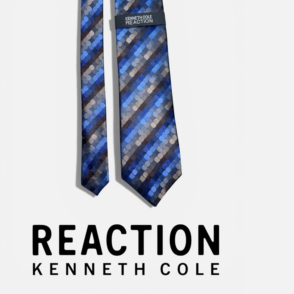 NWT Kenneth Cole Reaction Blue Geometric Silk Tie Mens beautiful!